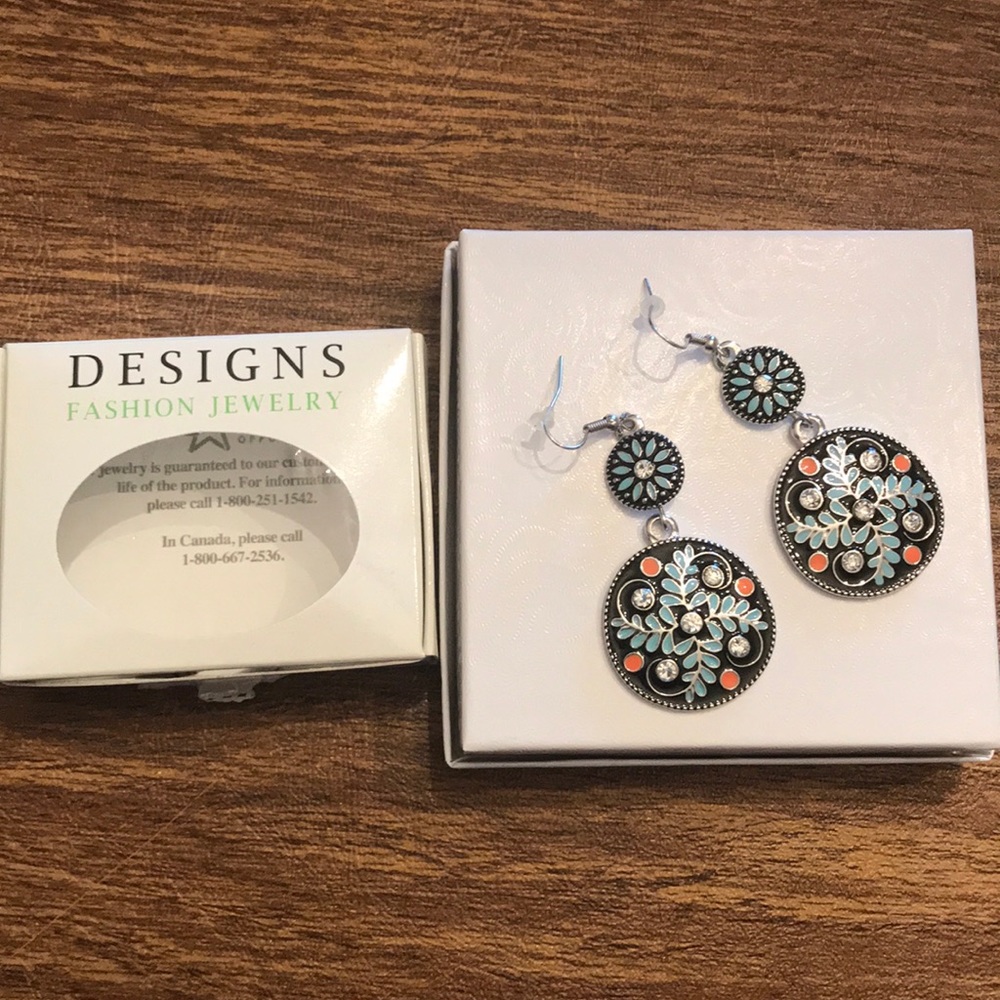 Floral dangly earrings